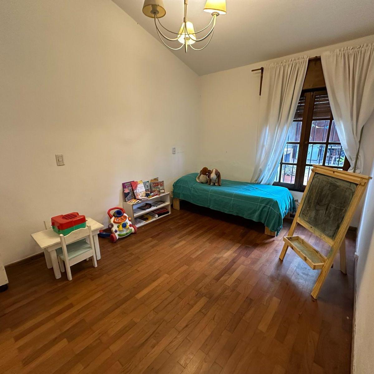 Venta Casa en B° Santa Cecilia - 3 Dorm. C/ Pileta 4