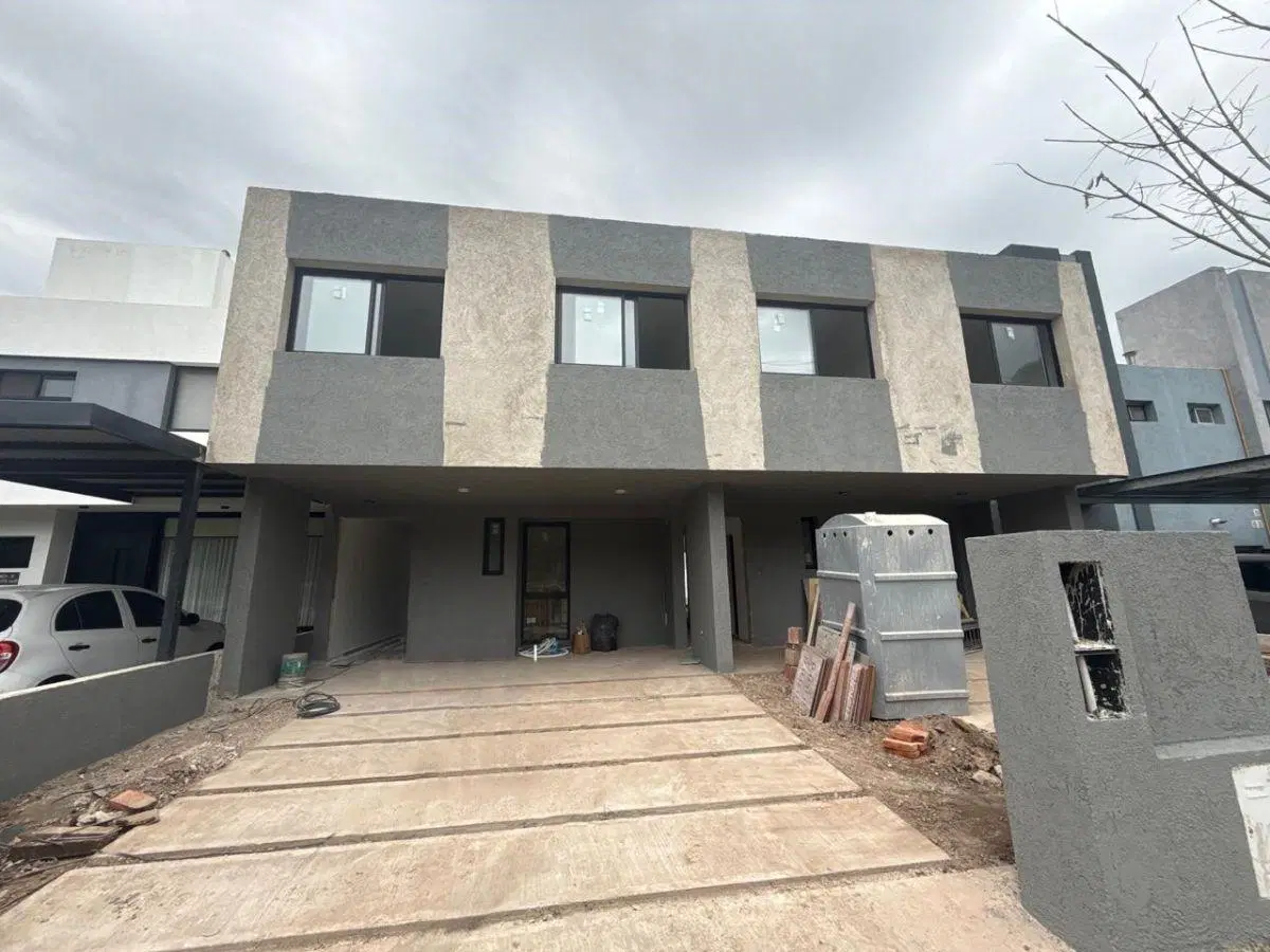 VENTA DUPLEX EN CLAROS DEL BOSQUE - 3 DORMITORIOS, EN POZO 2