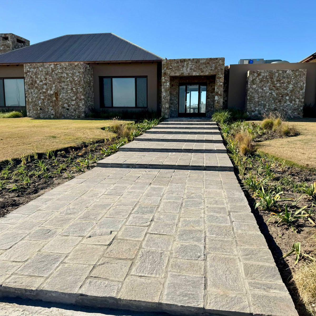Terreno 800 m² en La Finca Funes – Barrio Cerrado | Servicios Subterráneos | Seguridad 24 h