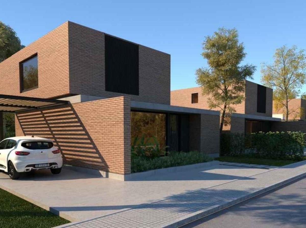 Venta Casa 3 Dormitorios 2 Baños Fisherton Rosario – Jardín y Cochera