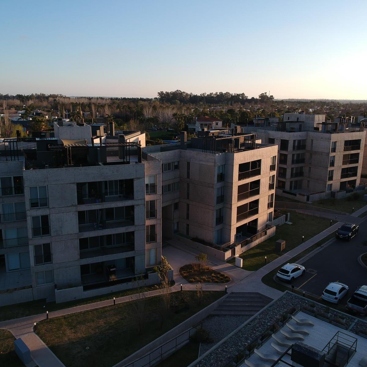 Departamento en Venta 3 Dorm. en 8 Sauces Funes 2