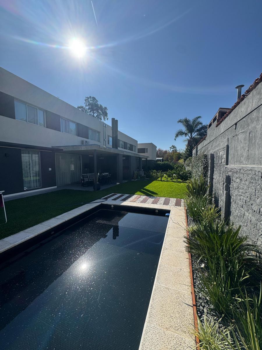 Venta Casa 3 Dormitorios en barrio Villa Sofia Fisherton