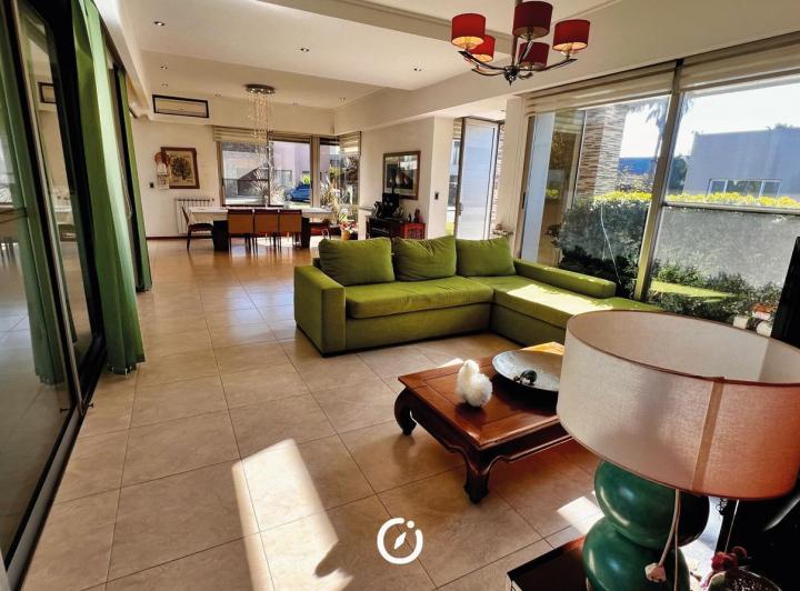 Venta casa 3 dormitorios en Funes Hills Miraflores 4