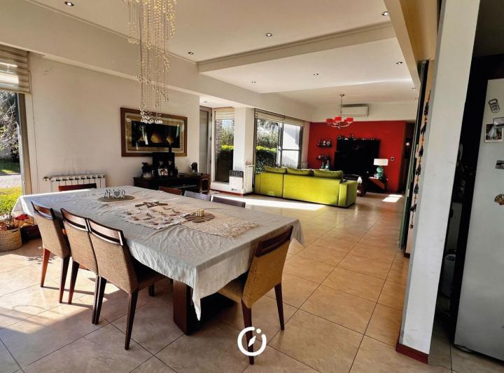 Venta casa 3 dormitorios en Funes Hills Miraflores 2