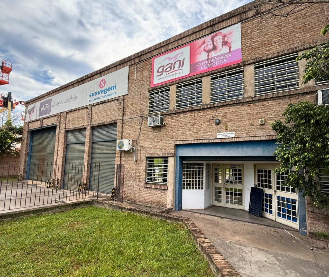 Galpón en alquiler con Oficinas en Fisherton