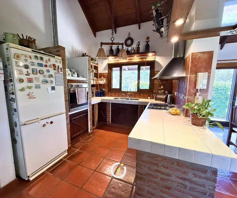 Venta casa 3 domitorios con quincho y cochera en Aldea 4