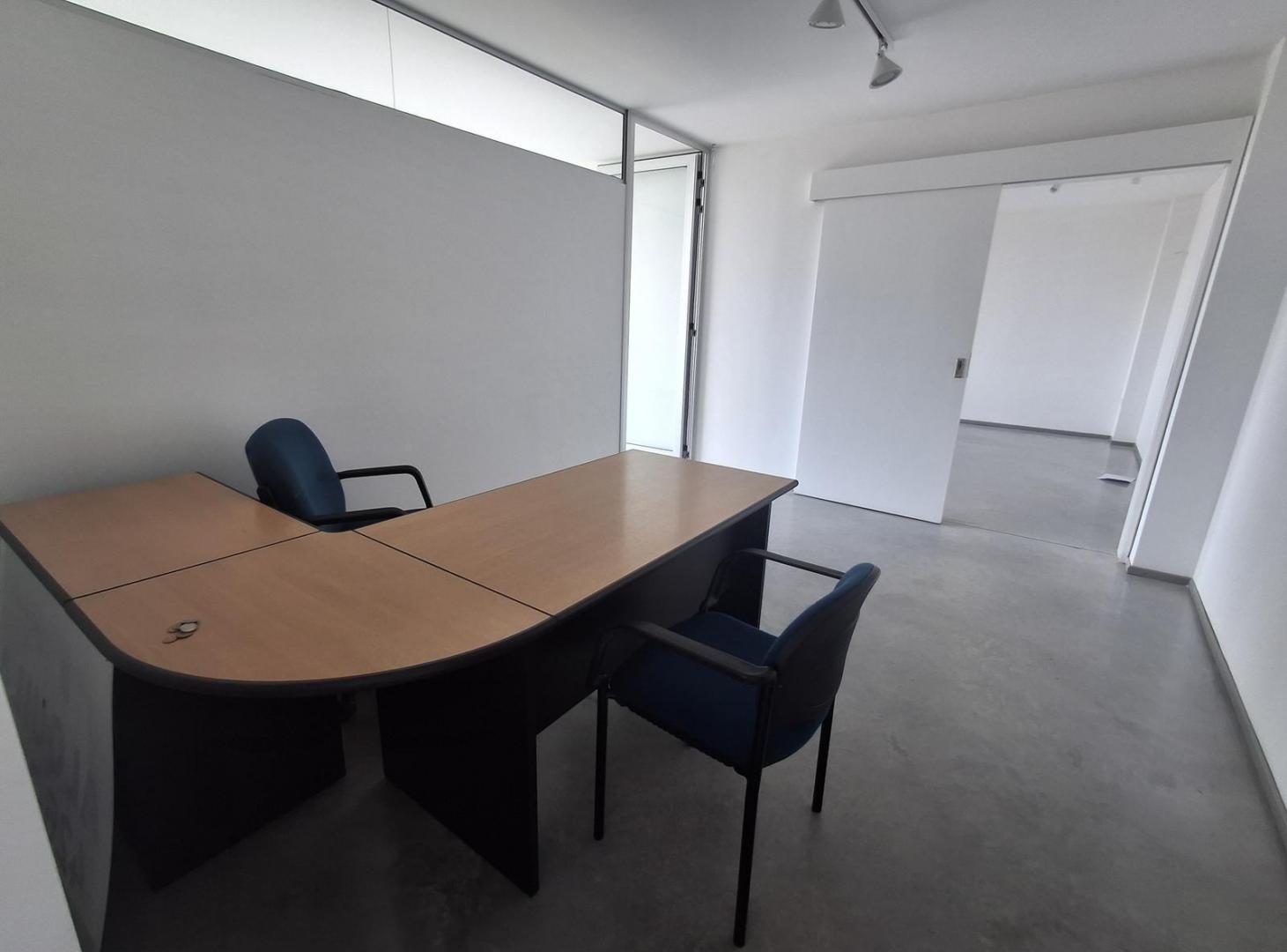 Foto de Venta Oficina Modernas en Tierra Nueva Fisherton, imagen 5