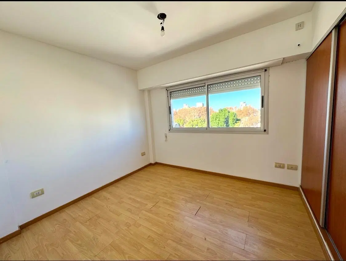 Alquiler departamento dos dormitorios con cochera - Cerrito 71 - Semipiso - Republica de la Sexta. 4