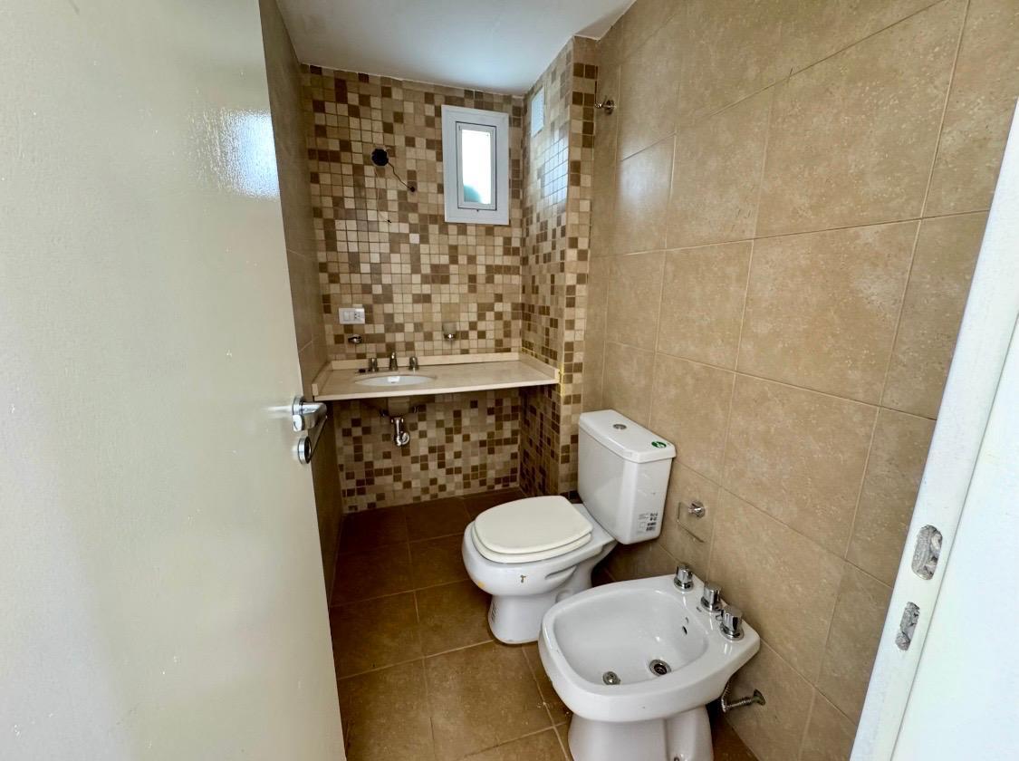 Foto de Alquiler departamento dos dormitorios con cochera - Cerrito 71, imagen 2