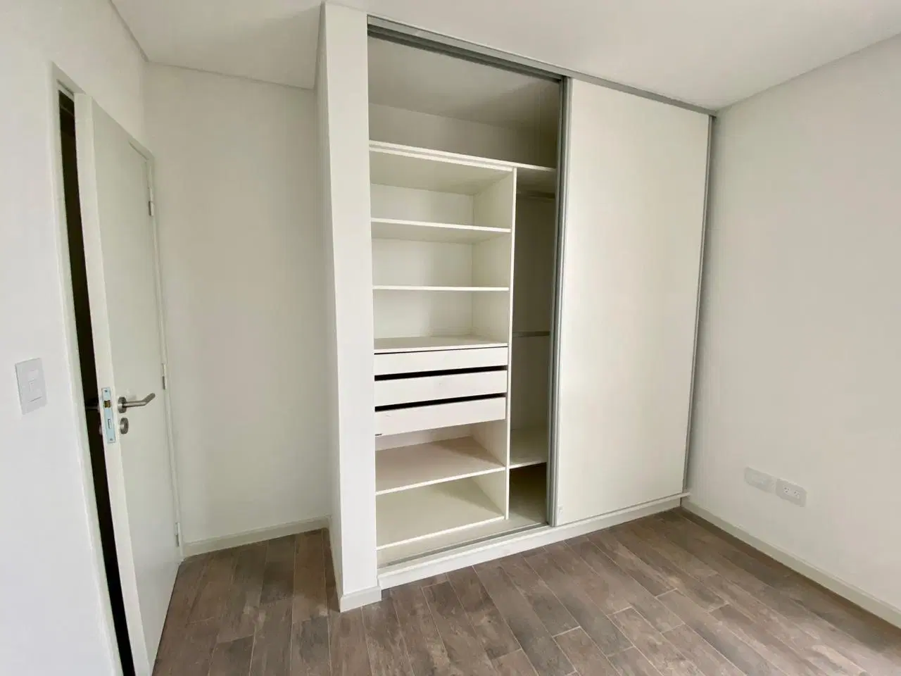 Departamento en Venta en Fisherton Terraza exclusiva y Cochera 3