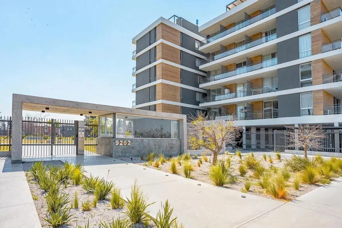Departamento en Venta en Fisherton Terraza exclusiva y Cochera 2