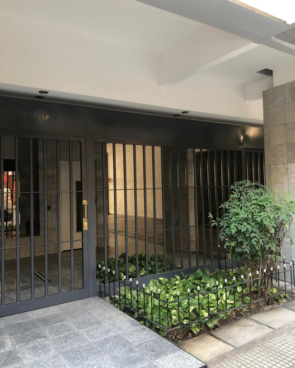 Excelente Ubicación, Semipiso de 2 Ambientes, Todo Extermo 4