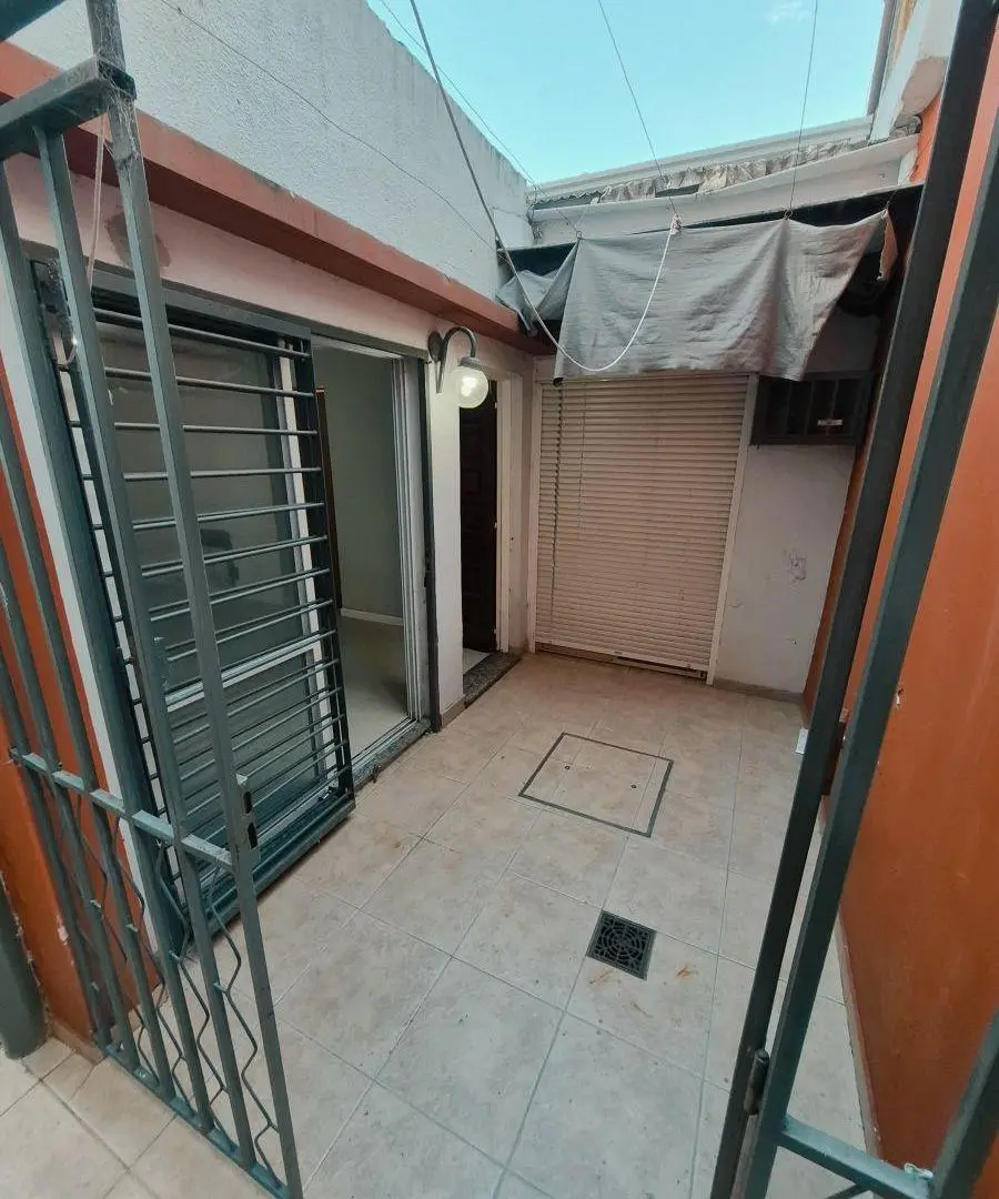 Departamento interno de 2 dorm, 2 patios y lavadero 3