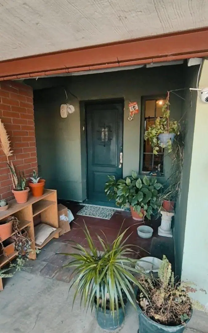 AMPLIA CASA 4 DORMITORIOS | PATIO VERDE | 390m2 | COCHERA | ZONA FACUNDO ZUVIRÍA 2