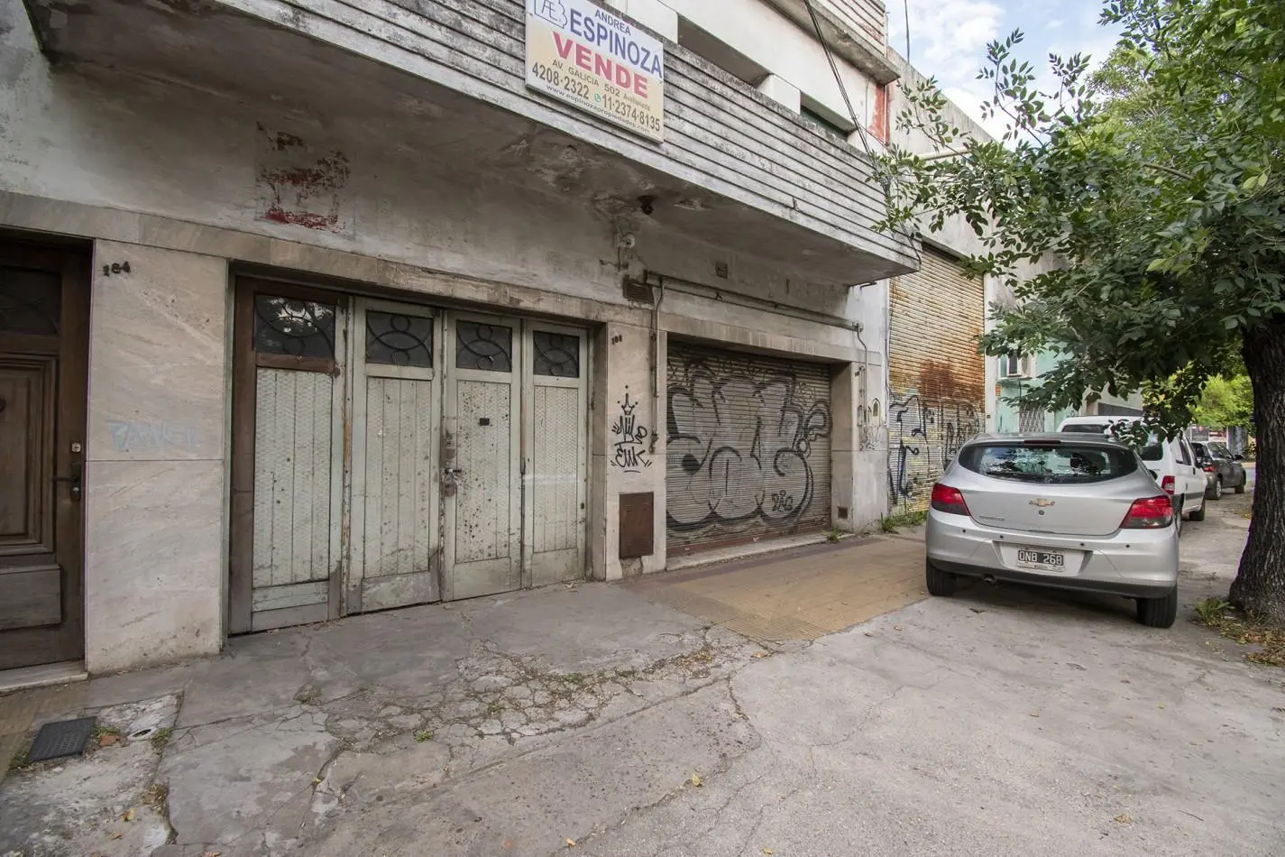 VENTA: Deposito c/oficina y Local -De la Serna al 100- Zona estrategica a 100mts de Av Hipolito Yrig 2