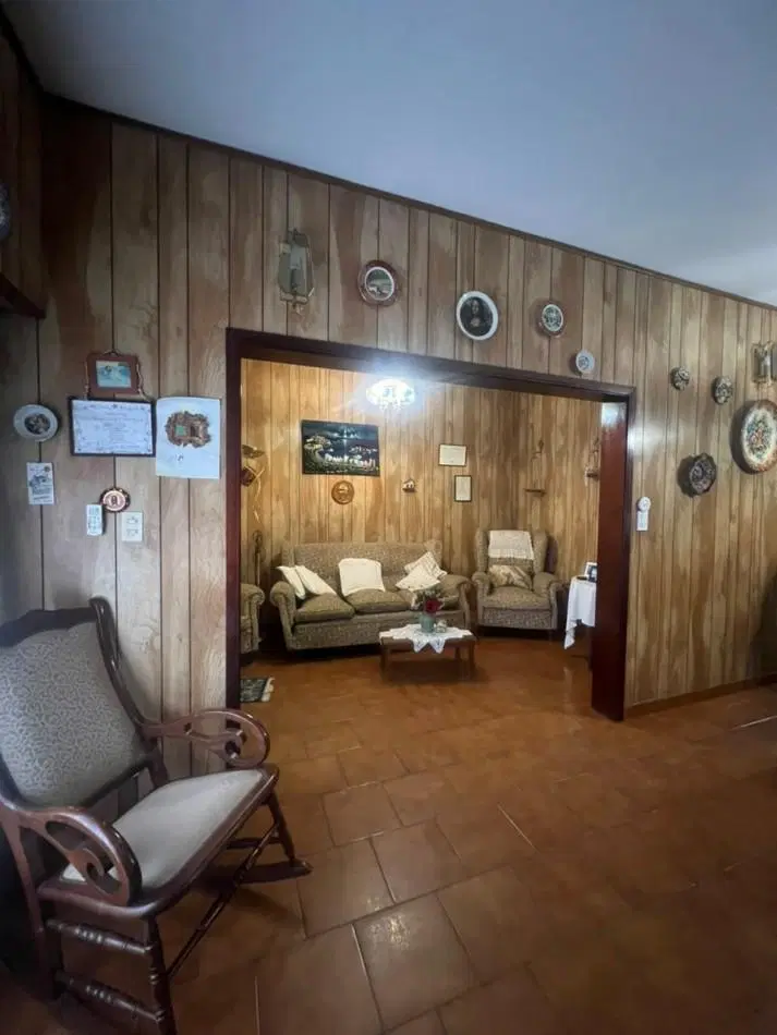 VENTA: Casa de 4 Ambientes con Garage + Departamento de 2 Ambientes al Fondo 2