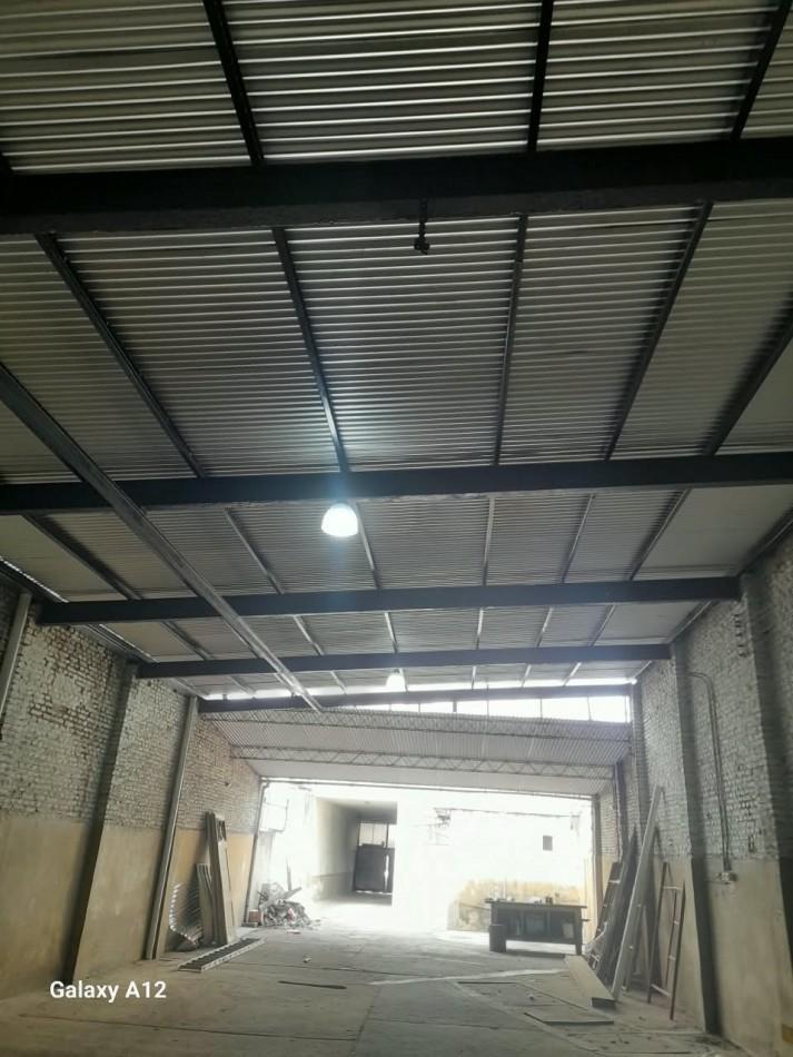 Foto de ALQUILER GALPON DE 300 M² - EXCELENTE UBICACION Y ACCESO, imagen 4