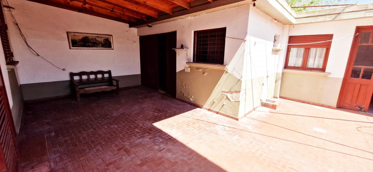 Casa de 3 Dorm. Sobre Camino Centenario 3