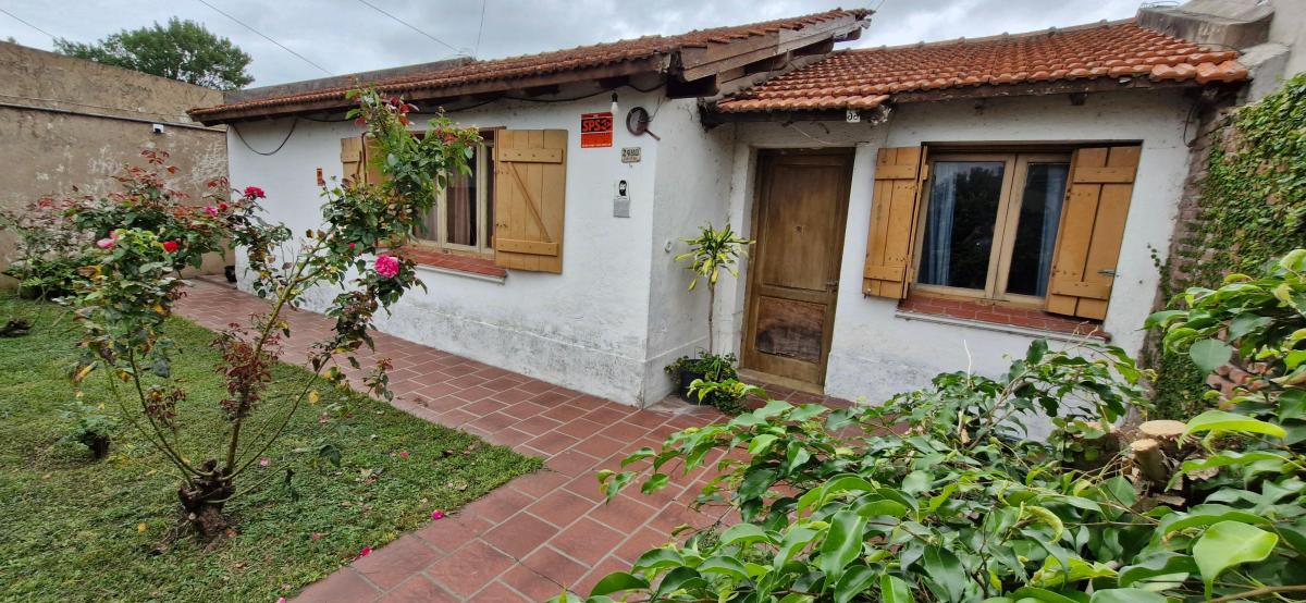 Casa de 3 dormitorios 58 bis entre 143 y 144