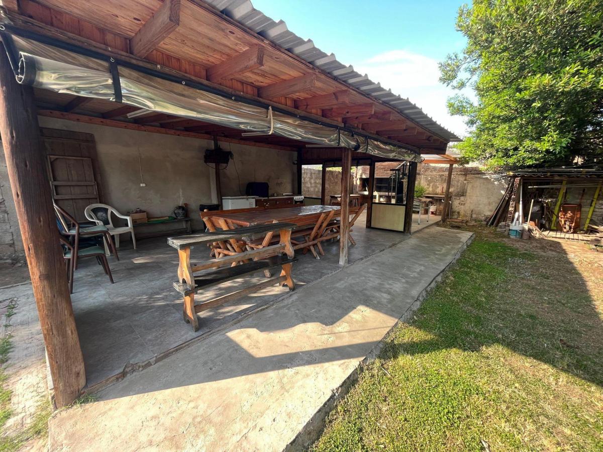 Venta Casa Multifamiliar con Parque en Moron 5