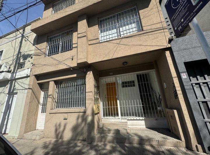 Oficina Alquiler Moron 3 Ambientes Piso 2 4