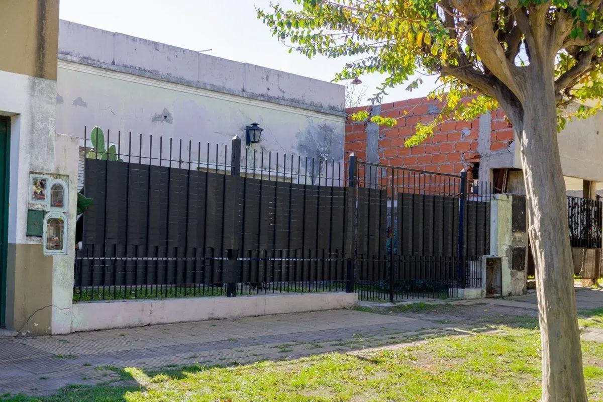 VENTA CASA 5 AMBIENTES EN MORON 2