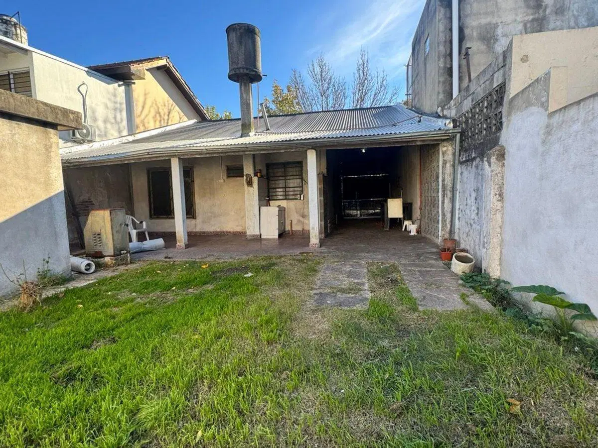 VENTA CASA 3 AMBIENTES ITUZAINGO - CON PARQUE 3