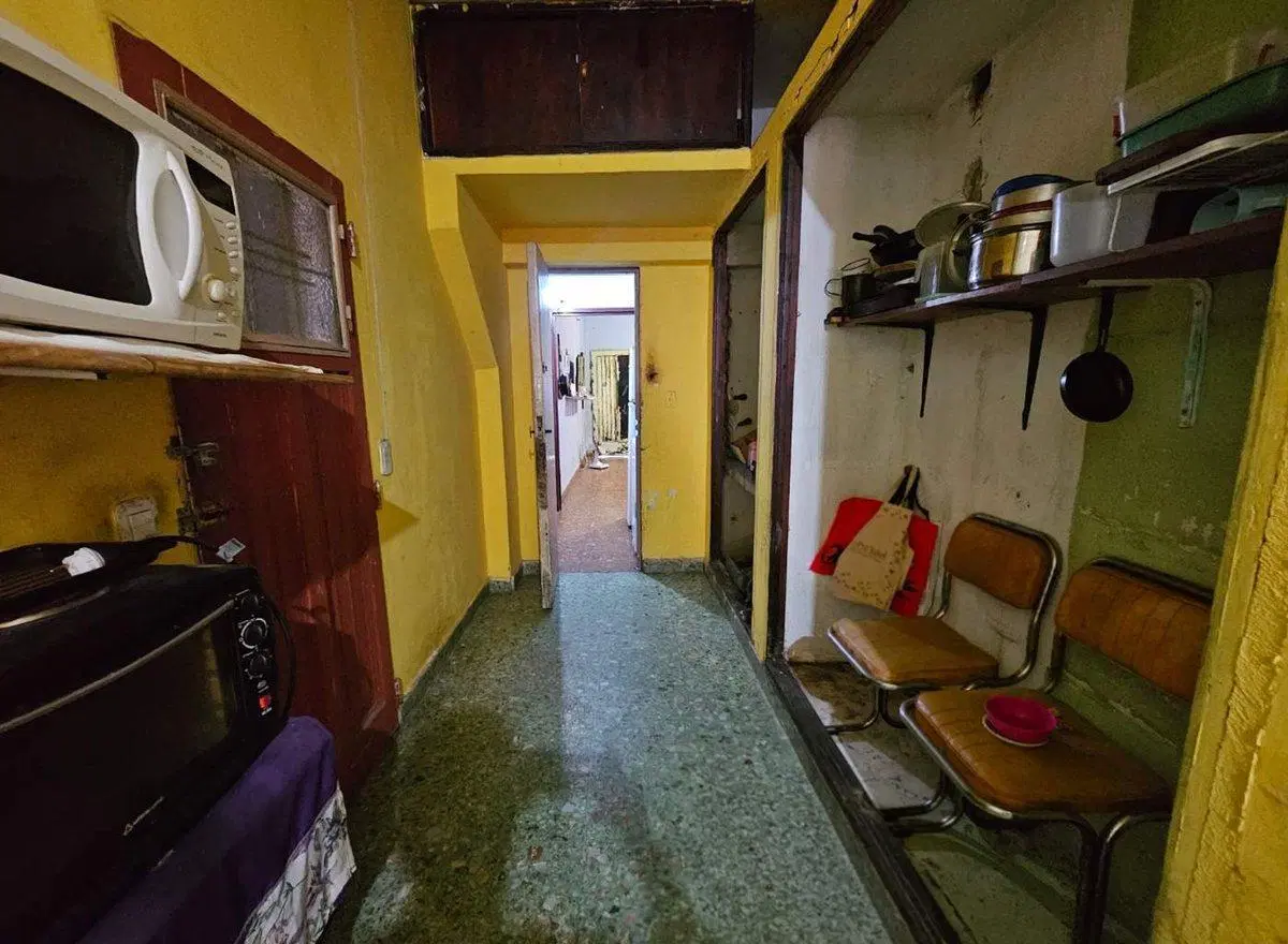 VENTA CASA 4 AMBIENTES CASTELAR NORTE AV SARMIENTO 2