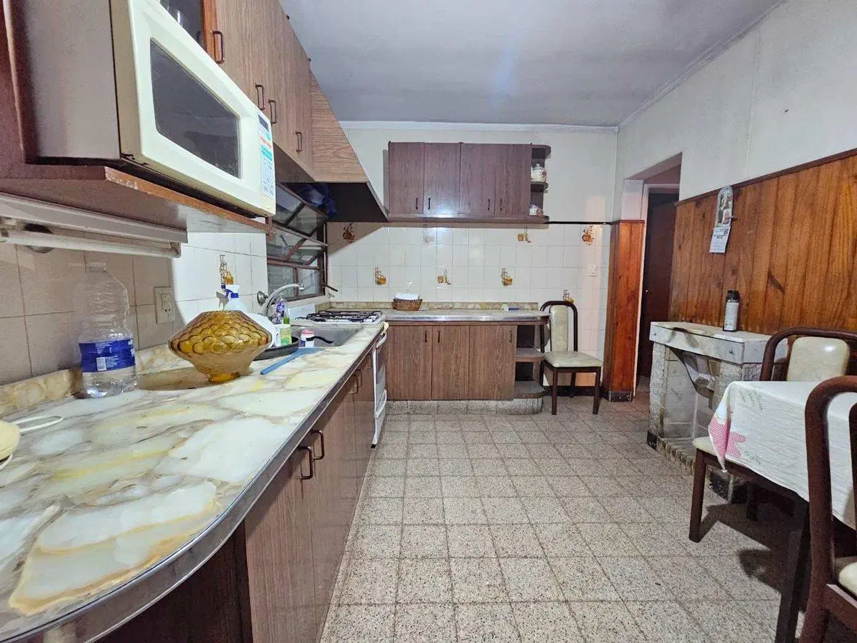VENTA CASA 4 AMBIENTES MERLO - PARQUE Y COCHERA 2