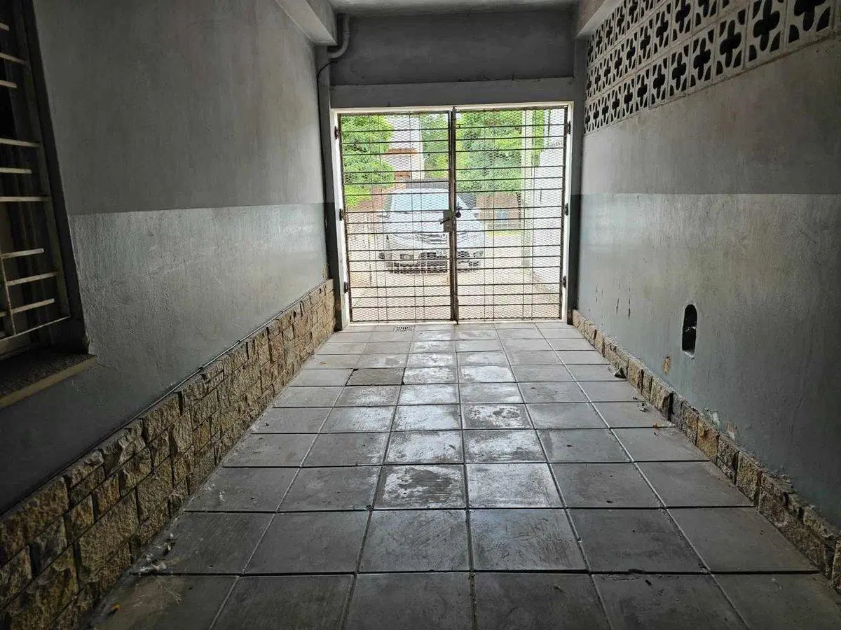 VENTA CASA 4 AMBIENTES MERLO - PARQUE Y COCHERA 5