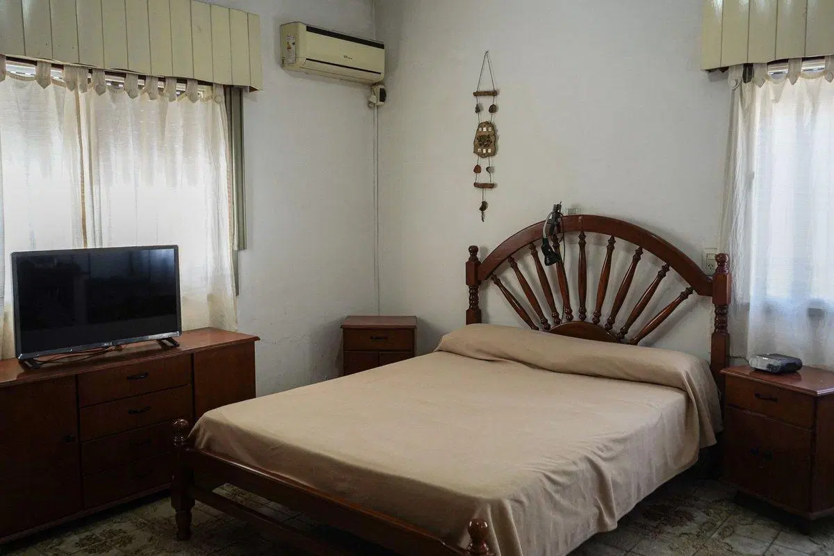VENTA LOCALES  DEPARTAMENTOS EN GREGORIO LAFERRERE 5