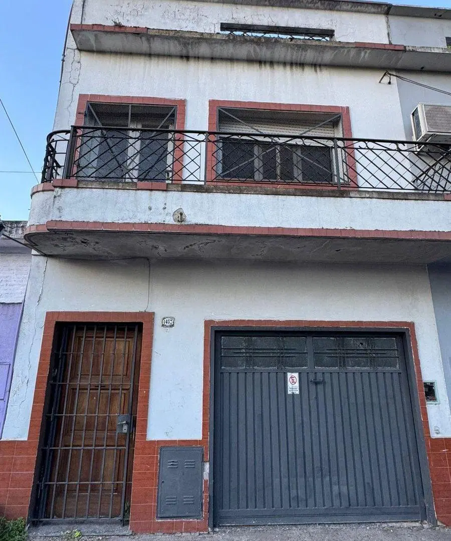 VENTA CASA 3 AMBIENTES  CASTELAR A REFACCIONAR 2
