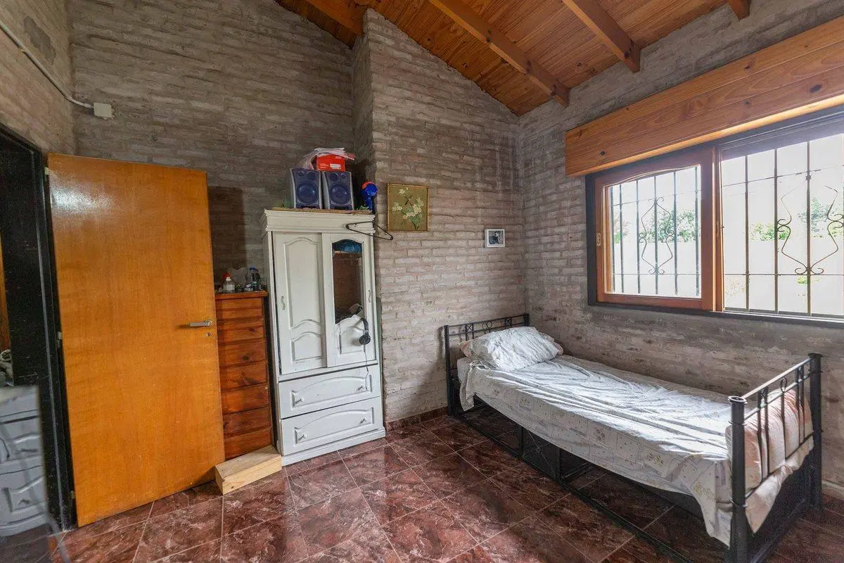 VENTA CASA CINCO AMBIENTES PASO DEL REY 5