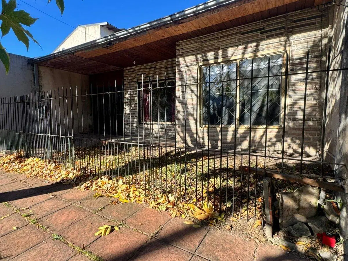 LOTE EN VENTA ITUZAINGO. CON CASA A RECICLAR 2