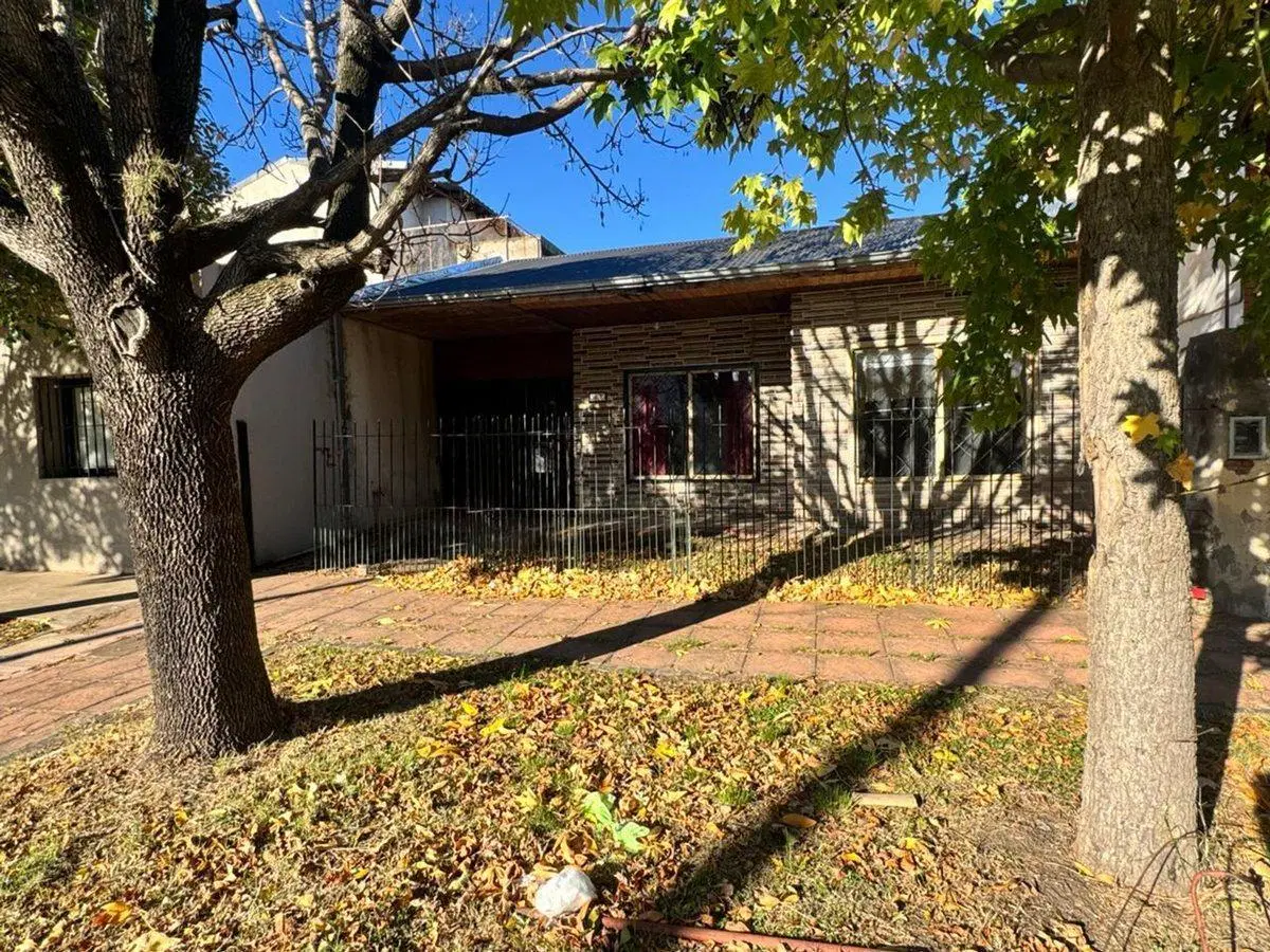LOTE EN VENTA ITUZAINGO. CON CASA A RECICLAR 4