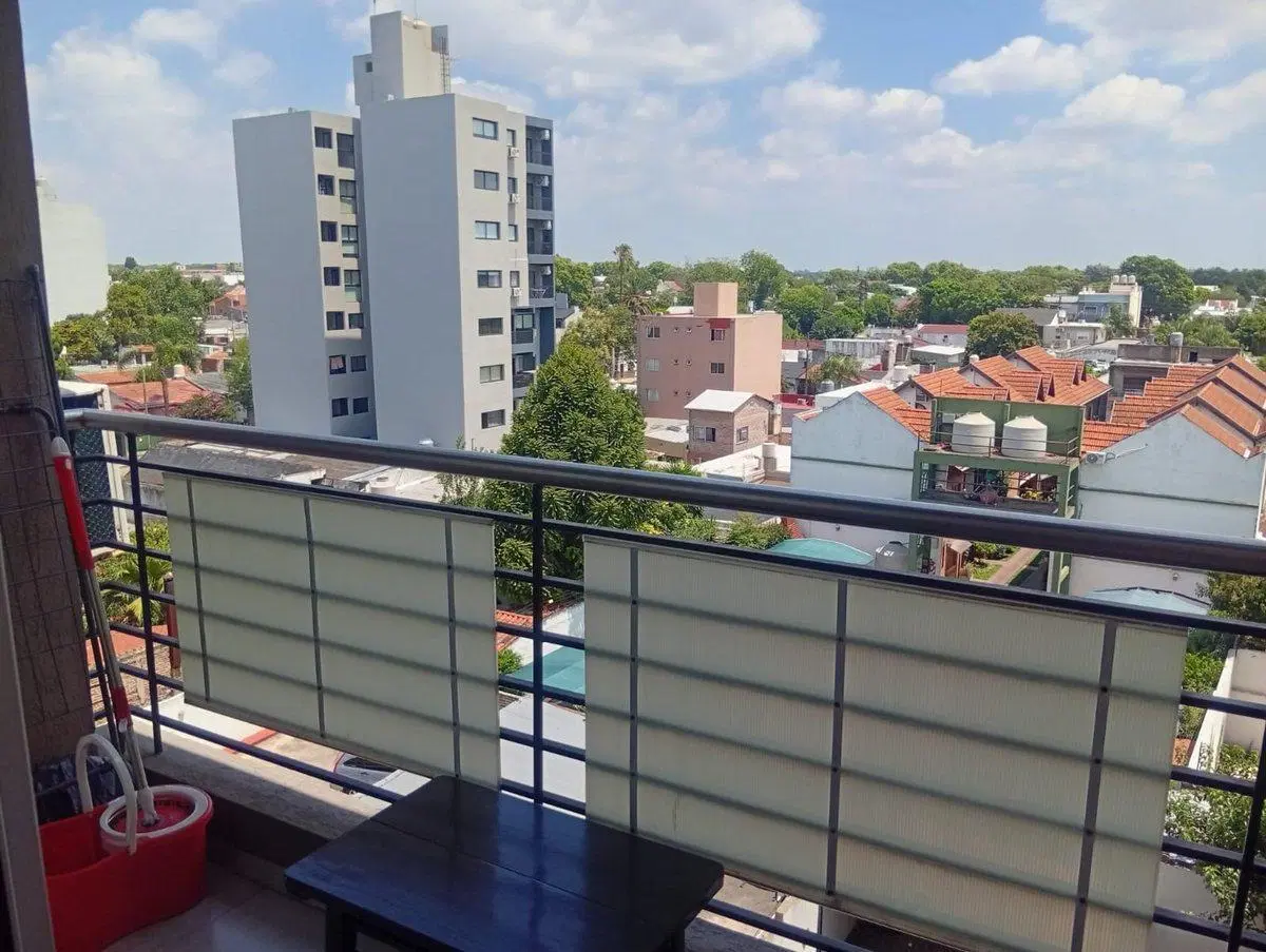 VENTA MONOAMBIENTE CON BALCÓN Y COCHERA. MORÓN 5