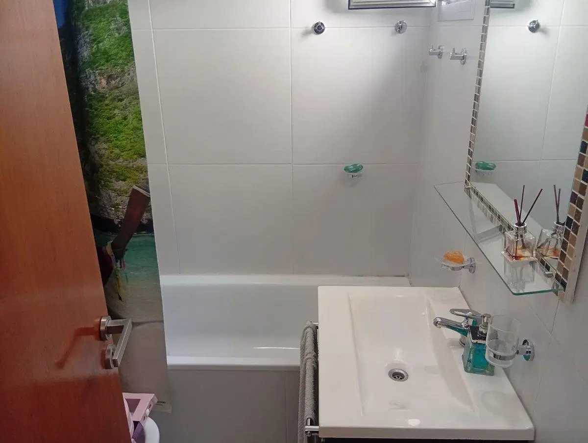 VENTA MONOAMBIENTE CON BALCÓN Y COCHERA. MORÓN 2
