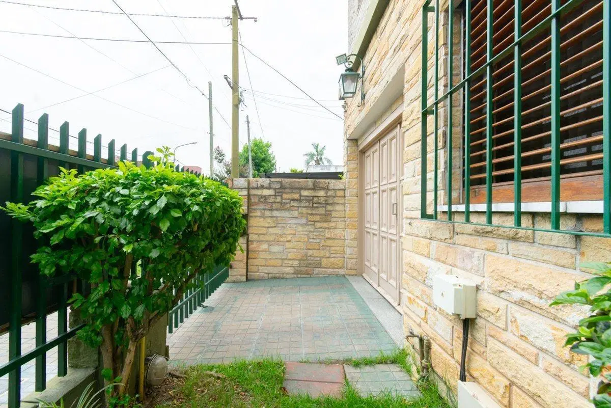 VENTA CASA 5 AMBIENTES GRAN PARQUE CASTELAR NORTE 4
