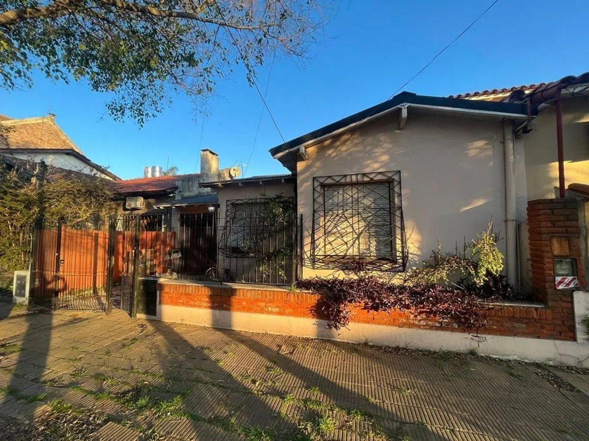 VENTA CASA 3 AMBIENTES COCHERA ITUZAINGO ESTACIÓN 4