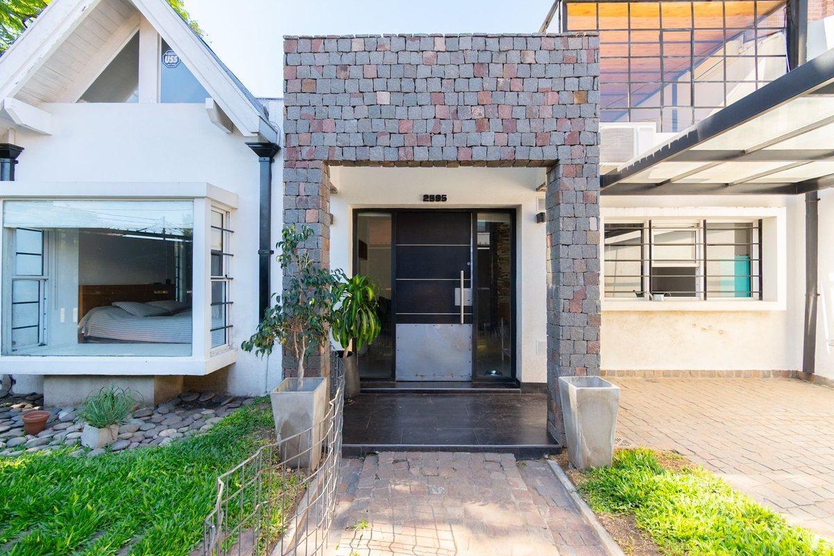 CASA EN VENTA EN CASTELAR NORTE 3 AMBIENTES