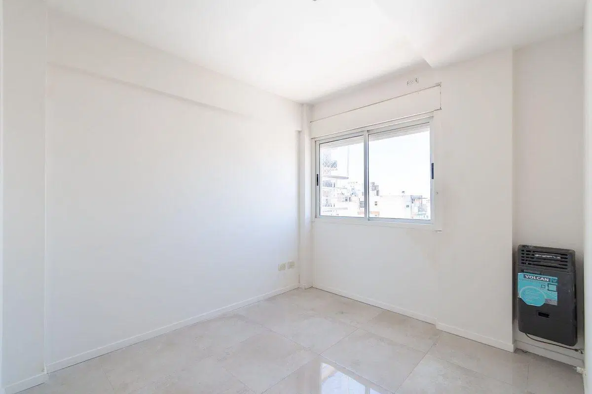 VENTA DEPARTAMENTO 2 AMBIENTES. FLORES CON BALCÓN 2