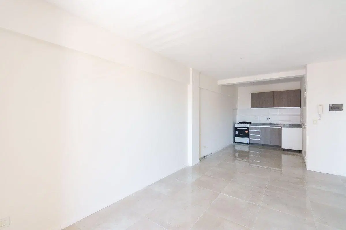 VENTA DEPARTAMENTO 2 AMBIENTES. FLORES CON BALCÓN 5