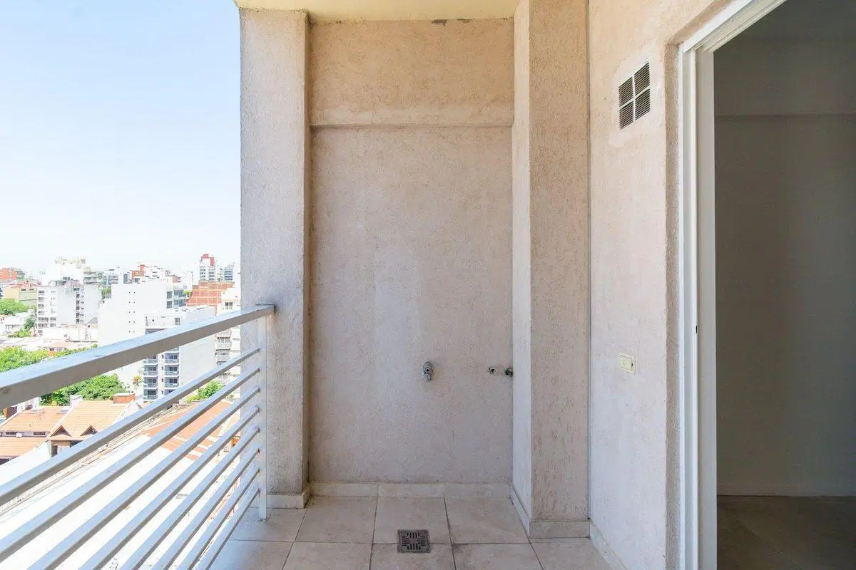 VENTA DEPARTAMENTO 2 AMBIENTES. FLORES CON BALCÓN 4