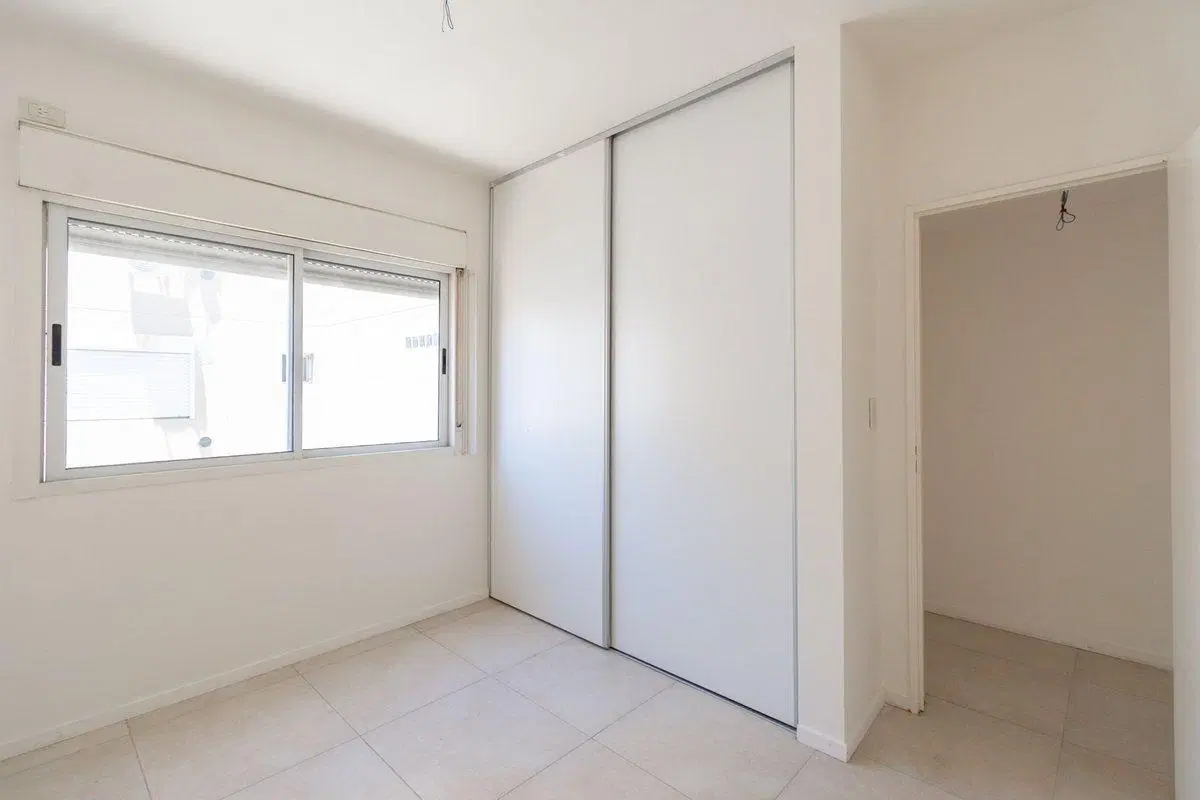 VENTA DEPARTAMENTO 2 AMBIENTES. FLORES CON BALCÓN 4
