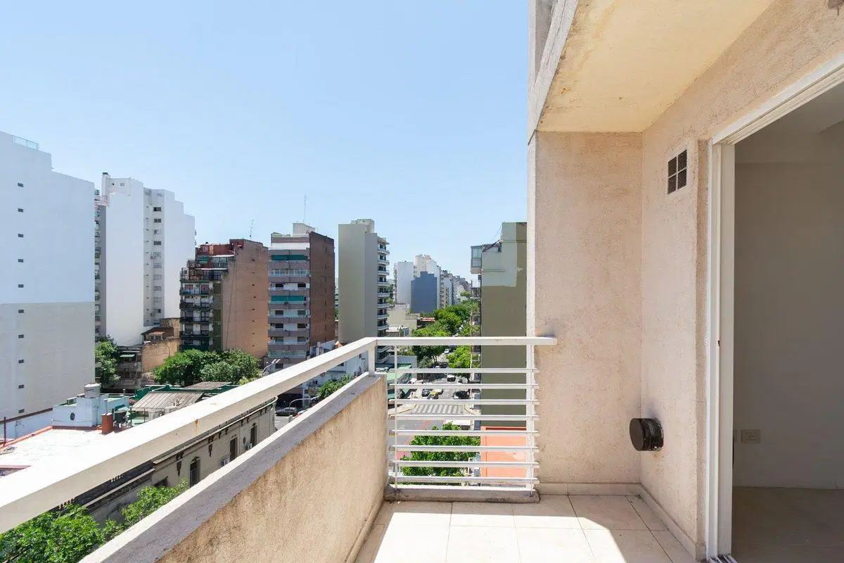 VENTA DEPARTAMENTO 2 AMBIENTES. FLORES CON BALCÓN 5