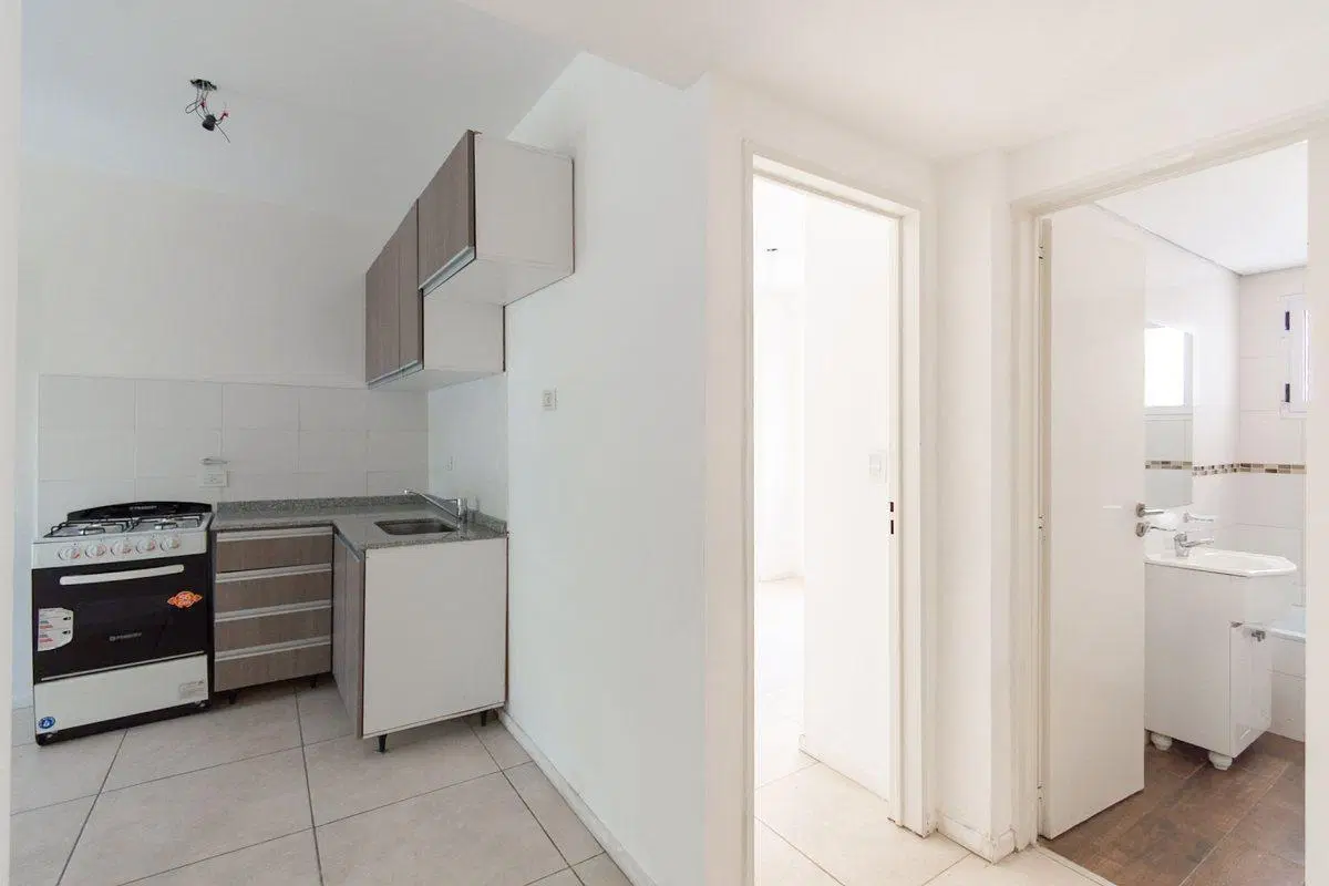 VENTA DEPARTAMENTO 2 AMBIENTES. FLORES CON BALCÓN 5