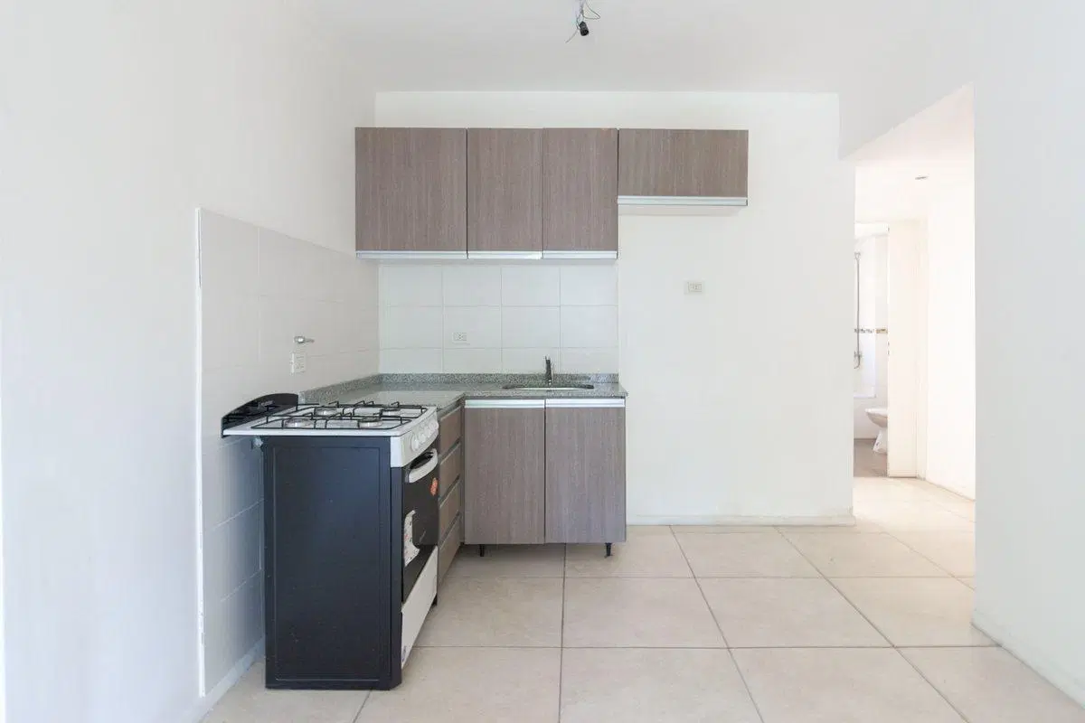 VENTA DEPARTAMENTO 2 AMBIENTES. FLORES CON BALCÓN 4