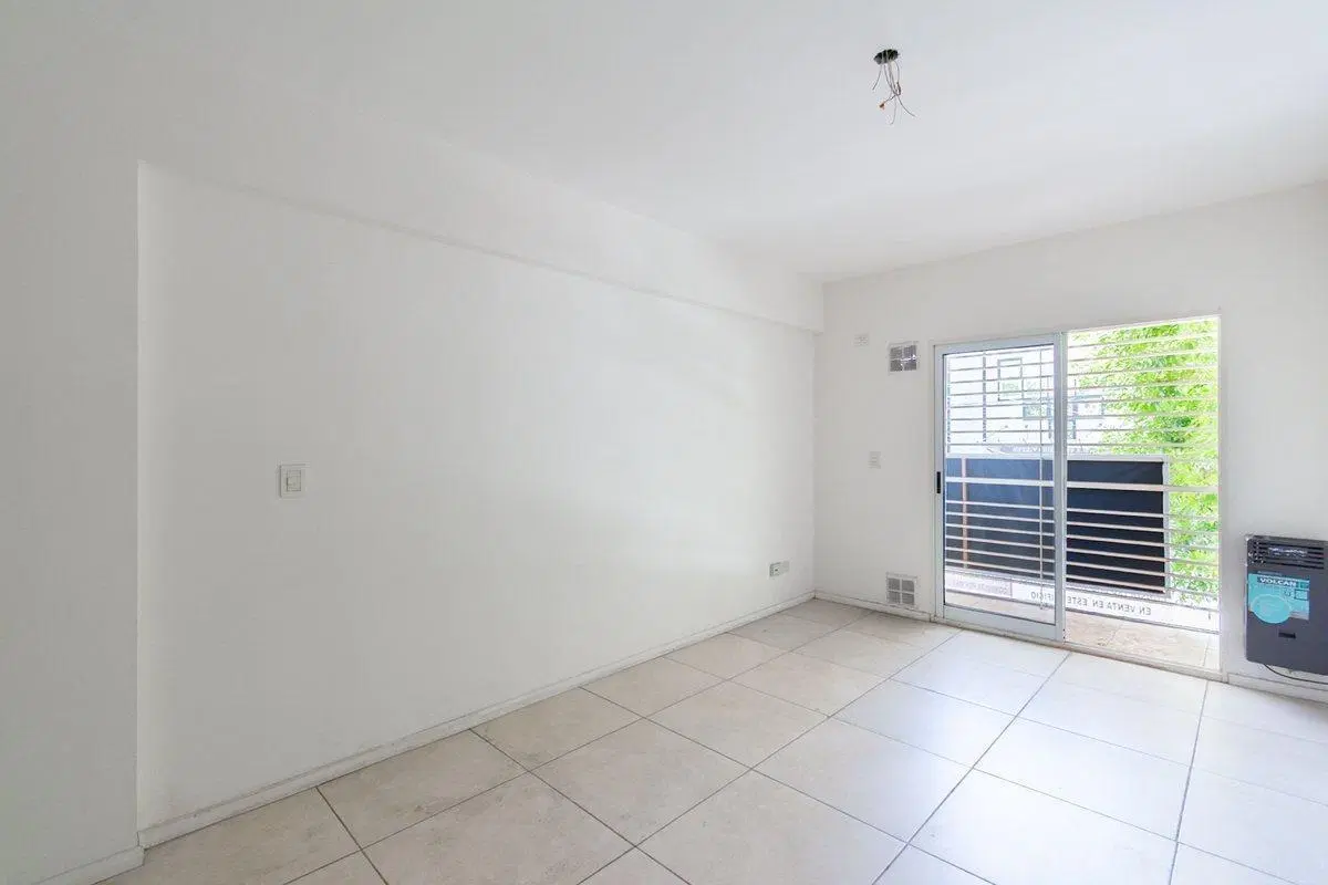 VENTA DEPARTAMENTO 2 AMBIENTES. FLORES CON BALCÓN 2