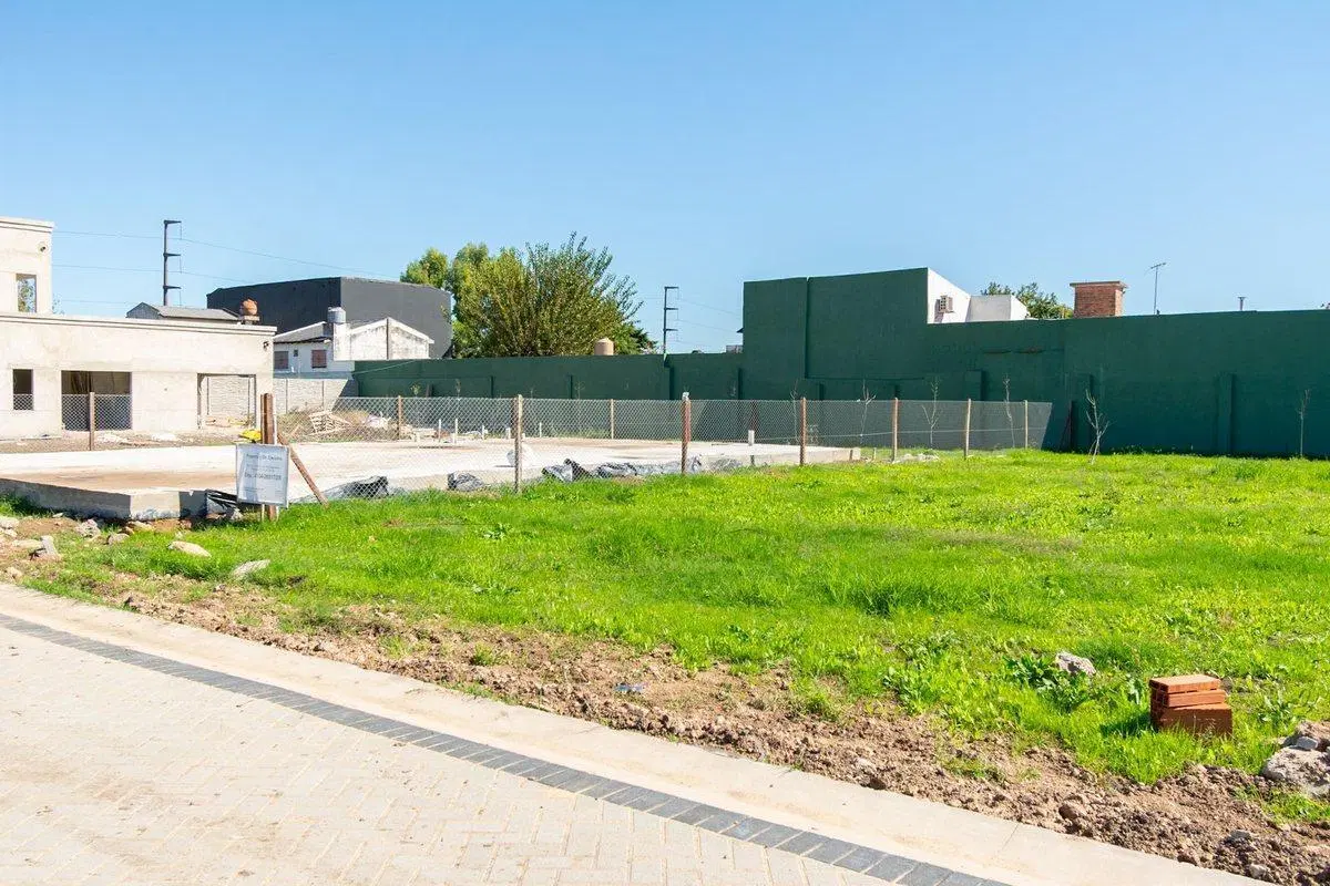LOTE VENTA ITUZAINGO BARRIO CERRADO FINANCIA 372M2 2