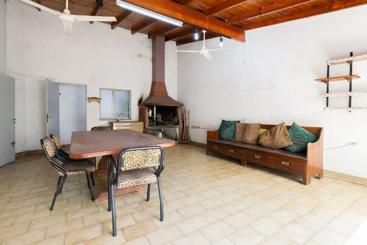 VENTA CASA 3 AMBIENTES MORON 8